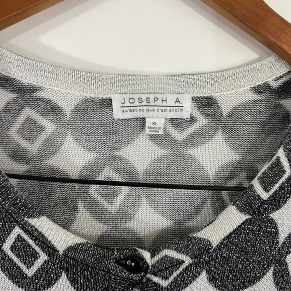 Joseph A. Gray and White Circle and Diamonds Shape Pattern Metallic Cardigan XL - Picture 6 of 6